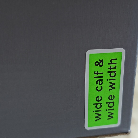 LIZ CLAIBORNE WOMEN'S CREAM HIGH ZIP WIDE WIDTH & WIDE CALF BOOTS SIZE 6 WIDE - Picture 13 of 14